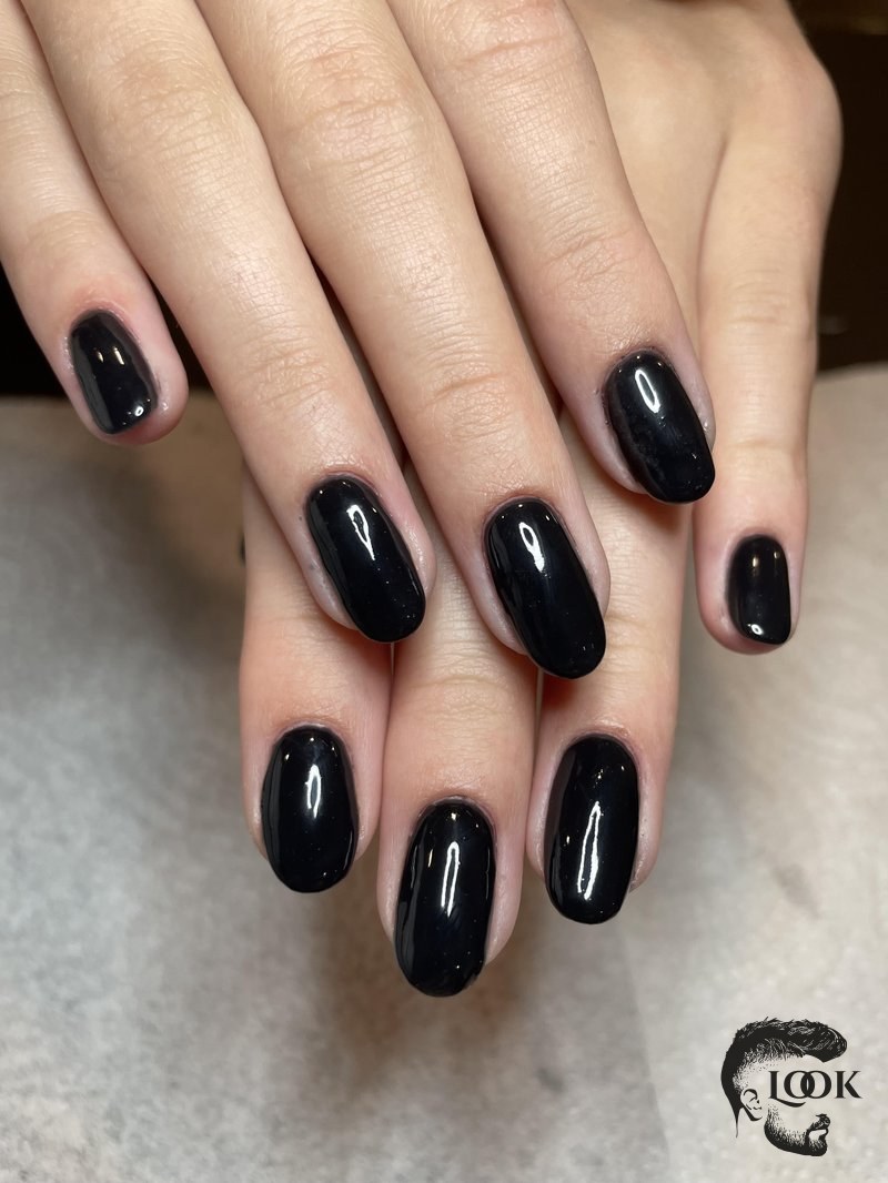 Black dip powder nails on my sister 🖤 : r/Nails