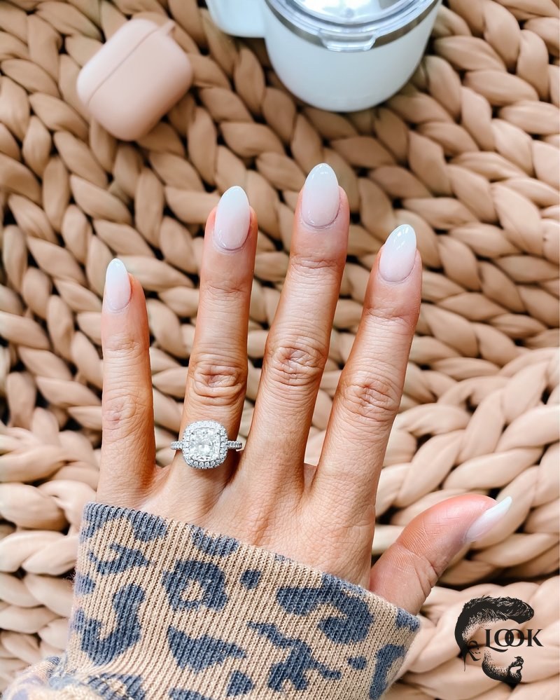 Chic Neutral Nails Elegant and simple neutral nails for a chic look