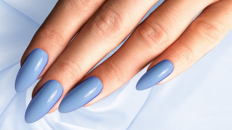 What's The Difference Between Gel Extensions And Acrylic Tips?